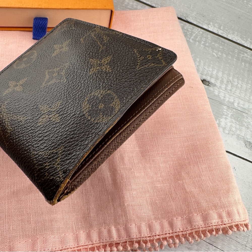 AUTHENTIC Louis Vuitton wallet or credit card holder. Canvas monogram. - Picture 3 of 14